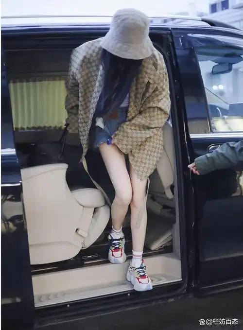 看了杨幂的杭州机场生图,才彻底明白,什么叫"顶级气质"