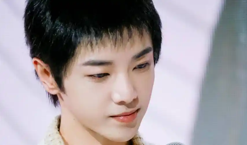 原创哪个歌手最能治愈你低调专注的华晨宇做一个et真好