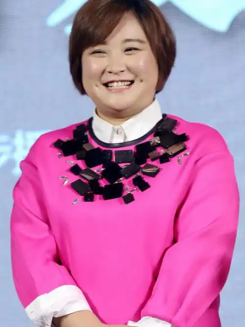 胖贾玲变身瘦贾玲现热辣滚烫的精神力量