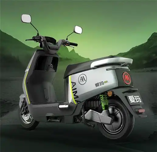 冬天电动两轮车总是掉电跑不远爱玛电动车为你赶跑冬季出行焦虑