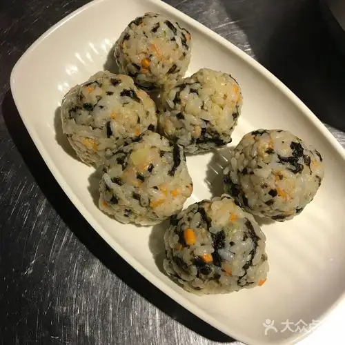 金枪鱼自助手抓饭团