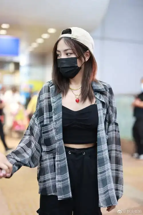 街拍时刻#2022/08/09@谢可寅最新机场街拍 _____________________ ..