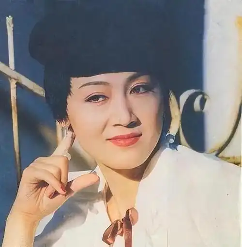 演员王姬成名背后的心酸和泪水虽然有儿有女却喜忧参半