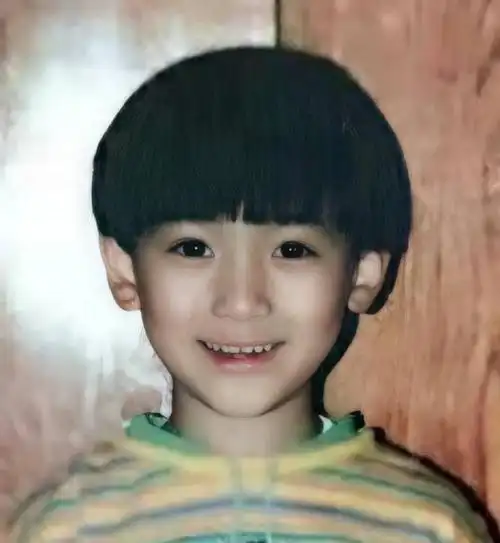 内娱明星们小时候的可爱照片