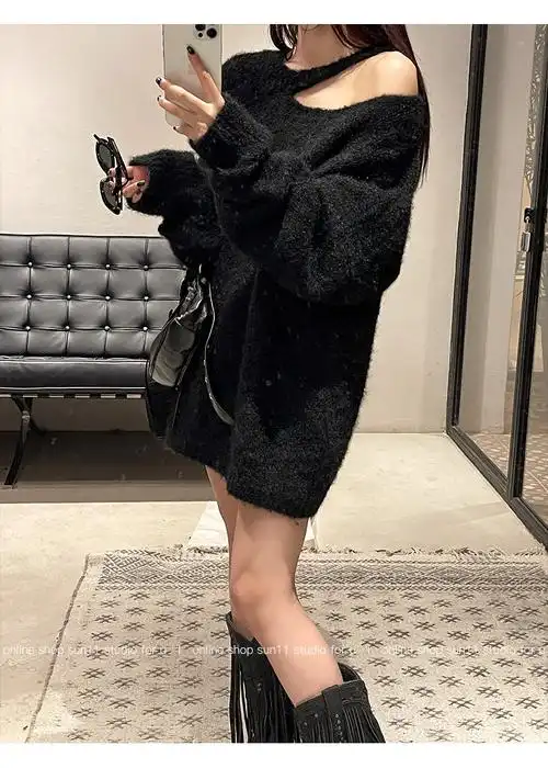 sun11 马海毛黑色毛衣女秋冬宽松慵懒风小众设计感破洞露肩针织衫