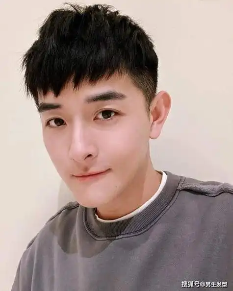 年轻显帅气2018短发这样剪,烫染,年轻10岁8岁没问题 短发 发型