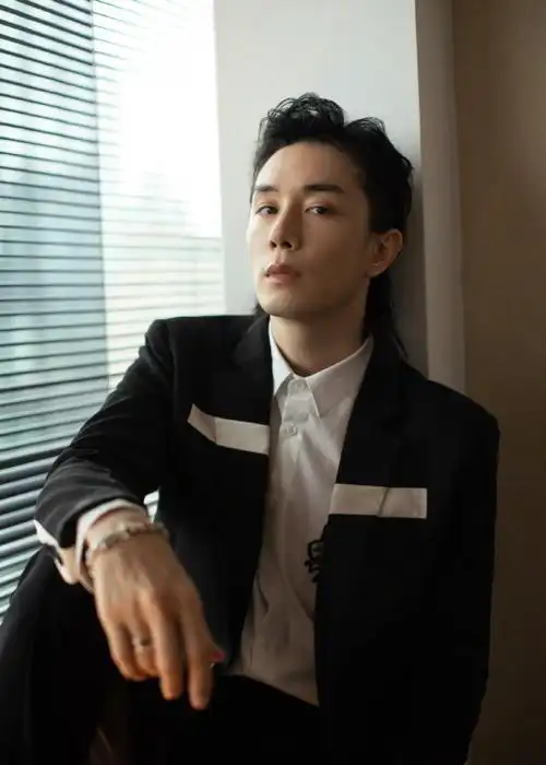 李承铉不只是帅