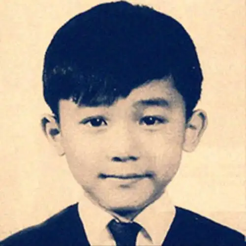 梁朝伟小时候好萌啊!