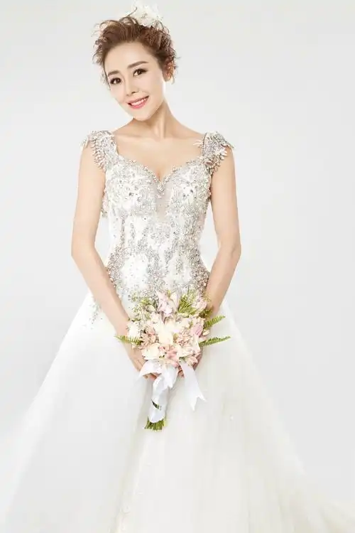 安又琪 如约而至#空降粉丝群# 与粉丝们聊. 来自粉丝群 - 微博