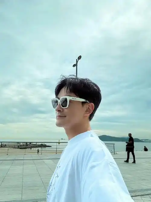 林依晨郑元畅同台颁奖#天啊回忆杀林依晨超话郑元畅超话同台颁奖