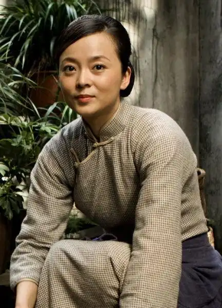 王嘉(中国内地女演员)_尚可名片