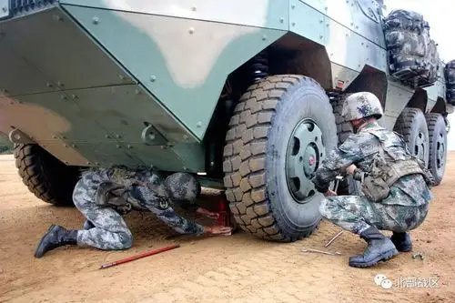 "暴风雨部队"驾驶员,驰骋"战场"不一般!