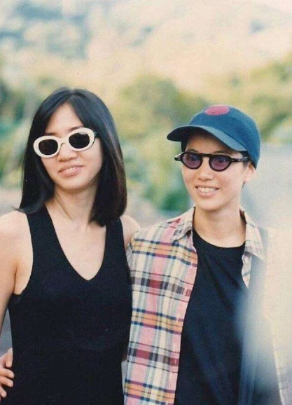 袁咏仪连续11年悼念梅艳芳梅姐你好吗