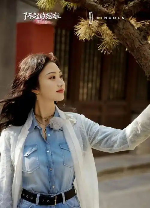 "强捧"15年不火的景甜,首次回应"资源咖":服从公司安排_甜甜_演技