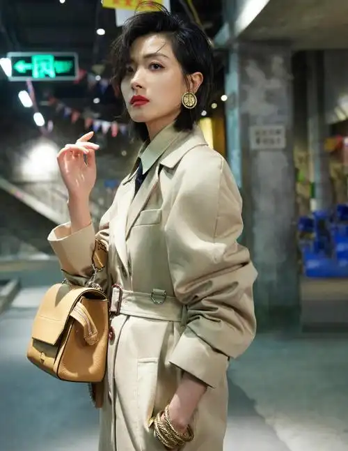 万茜老长沙复古摩登大片红唇短发又酷又飒魅惑撩人