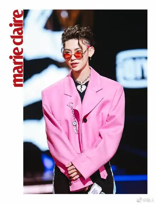 嘉人星闻##小鬼粉色鬓角