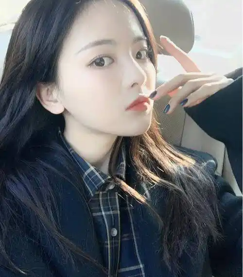 杨超越怎么胖了那么多?