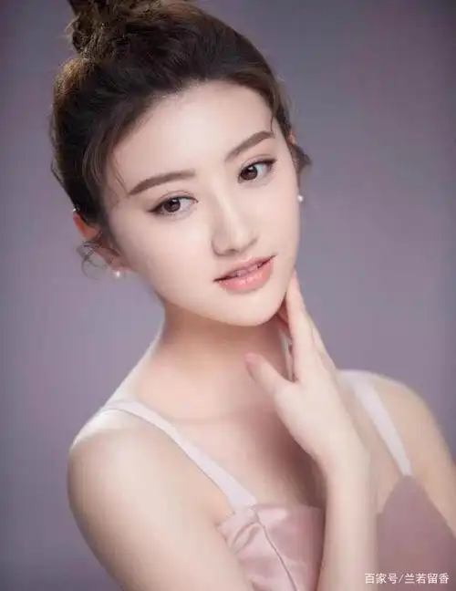 景甜的家世到底有多强大,景甜原名