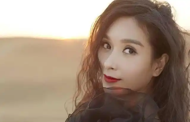 《娱乐圈》盘点年过40岁还是单身的八大美女明星,谁最想嫁出去?