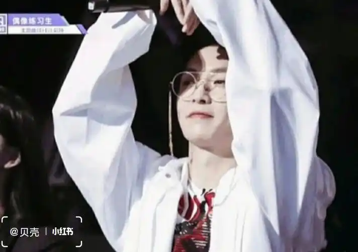 好看的张艺兴壁纸图