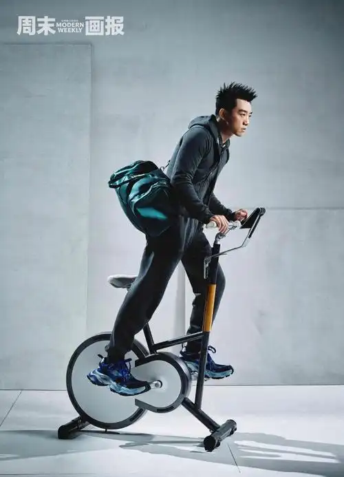 郑恺周末画报封面