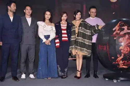 《红蔷薇》:一部披着爱国主义外壳的战时偶像剧?