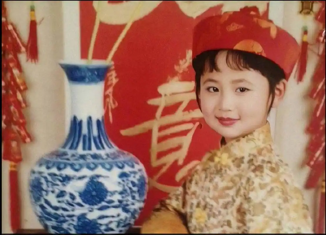 杨紫儿时照,可爱又喜气 你们知道杨紫小时候长什么样吗?
