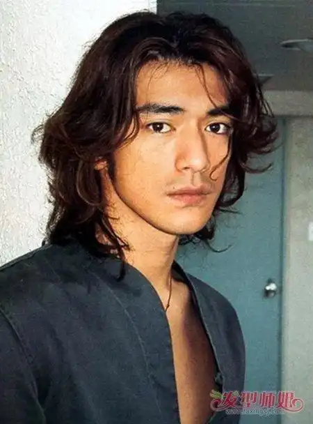 金城武头发左右分 金城武最帅的照片_发型师姐