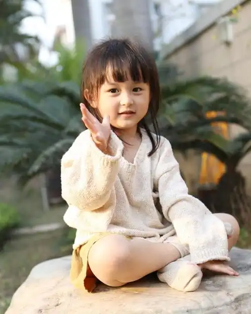 原创还记得小芈月刘楚恬吗曾因太漂亮被全网禁止整容如今11岁却模样大