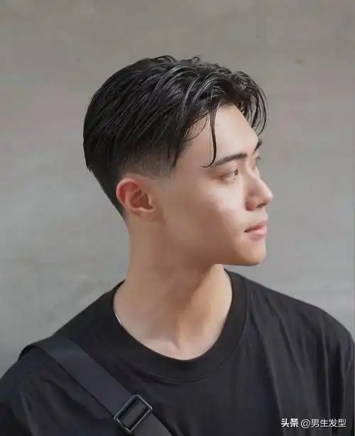 建议男生剪这3款"两边铲"发型,清爽干净,阳光帅气|发型_新浪新闻