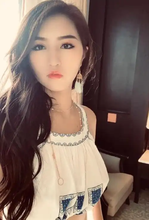 晚上1130知名女演员自曝被欺负全过程事发之后觉得很好玩