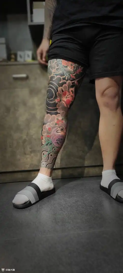 老传统花腿纹身图片_腿部老传统纹身图案