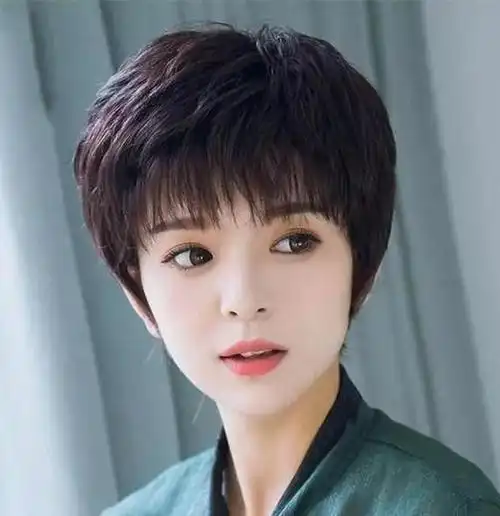 最适合30到40岁女性的发型20款,精致,大方,显年轻中年大姐发型别再乱