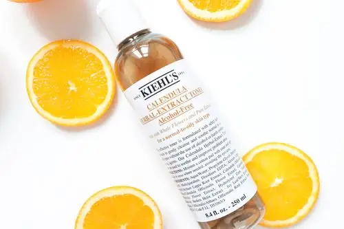 提到科颜氏,相信大家第一时间想到都会是金盏花爽肤水吧!