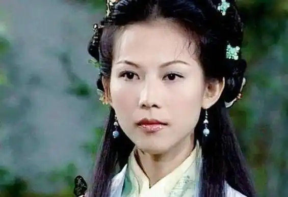 原创蔡少芬17岁选美照有多好看难怪成选美季军与张晋13年夫妻恩爱