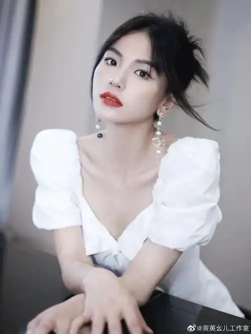 歌手黄英787878787878