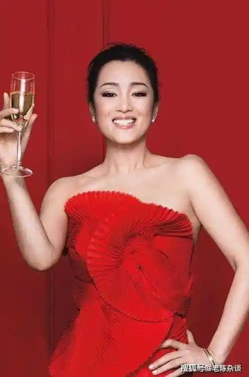 这谁顶得住嘛影后巩俐身材竟然这么好