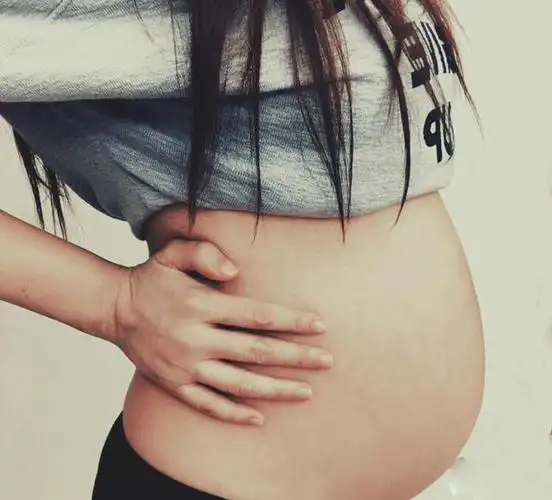 47岁伊能静挺孕肚秀a4腰嘻哈打扮似少女组图68