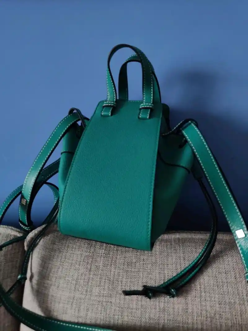 loewe罗意威新色祖母绿hommock吊床包