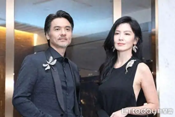 冯德伦「晒舒淇旧照」被老婆呛跪算盘! 现身亲曝爱妻宣言:很漂亮啊