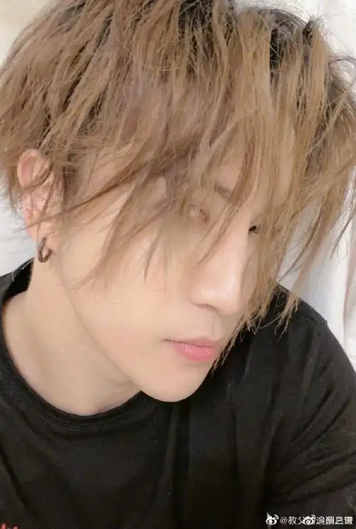 薛之谦问要不要剪头发