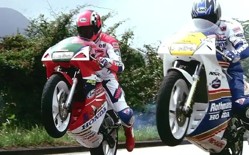 混剪:烈火战车高能飙车瞬间,帅气的华仔不得不爱