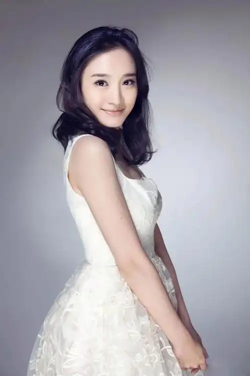 演员林好,因其在电影《燃烧的玫瑰》中的精彩表现而备受好评.