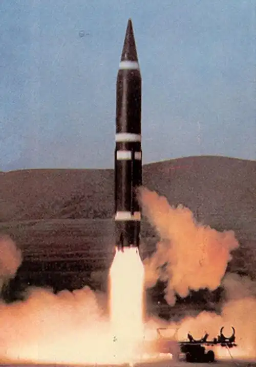 共和国之光:东风二号成功的背后,中国人不比外国人矮半截|钱学森|导弹