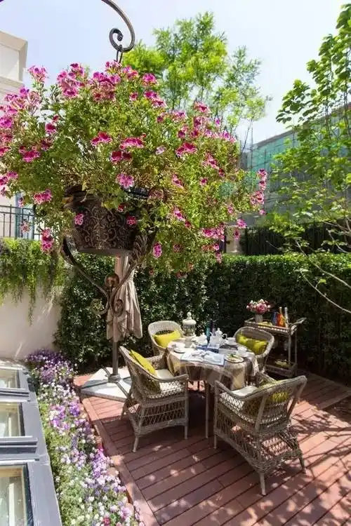 20㎡小庭院设计简约清新的小院花园回家造一个吧