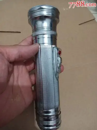 老款手电筒.