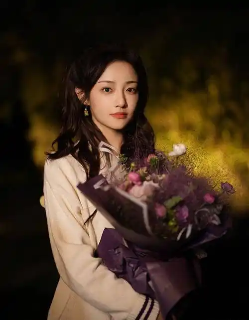 吴佳怡携一漫改剧来袭,化身清纯女大学生,搭档95后人气小生_刘奕畅