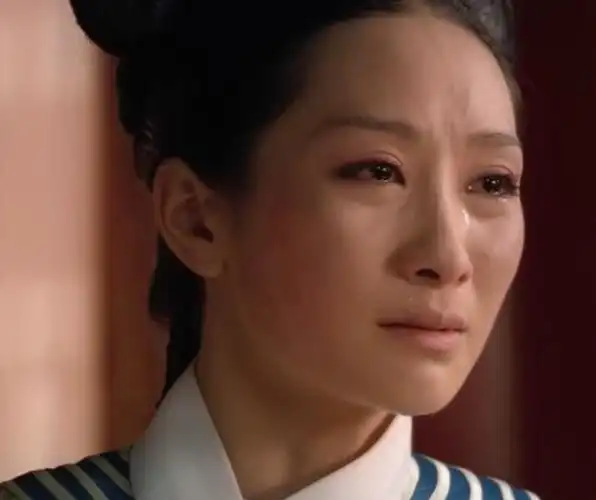 林心如面相分析,林心如妹妹(总是一副"愁眉苦脸"的样子)