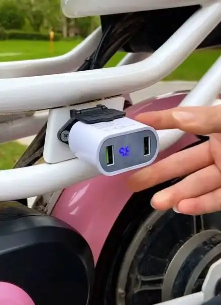 多功能电动车手机充电器,边骑边充,再也不怕手机没电