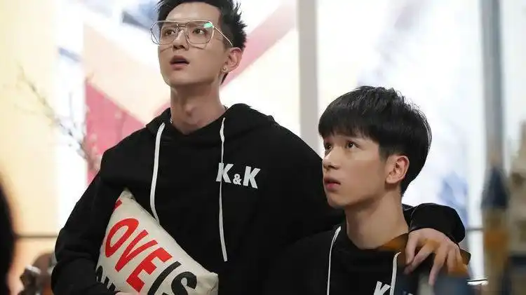 发布了头条文章:亲爱的,热爱的中离. 来自静杏雁群 - 微博